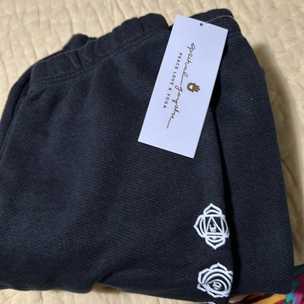 Spiritual Gangster NWT black chakra jogger XS
